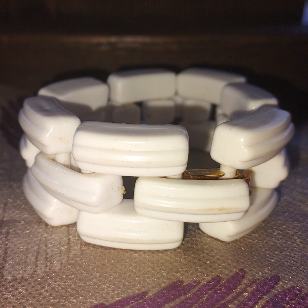 ⚜️ NAPIER ⚜️ VINTAGE ⚜️ WHITE RESIN ⚜️ 1960'S ⚜️ RARE ⚜️ 9" LONG ⚜️ BRACELET ⚜️